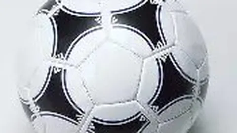 “英超第八轮补赛：曼联与利兹联握手言和，桑乔进球助力玫瑰德比战平局结束！”